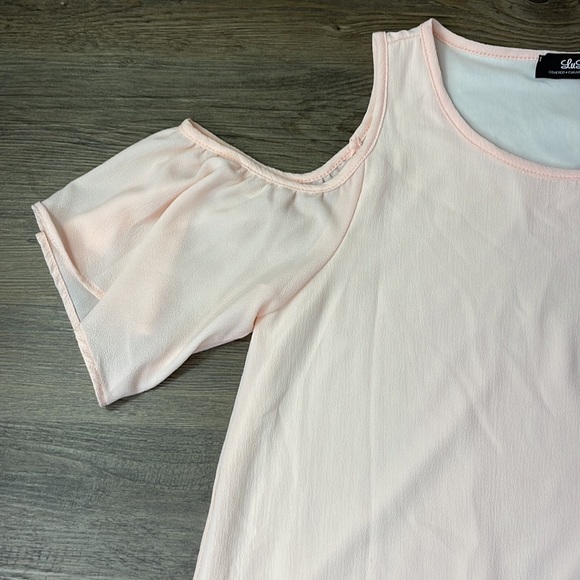 Lulu’s Kiss the Girl Peach Off-the-Shoulder Shift Dress, size medium - Picture 4 of 10